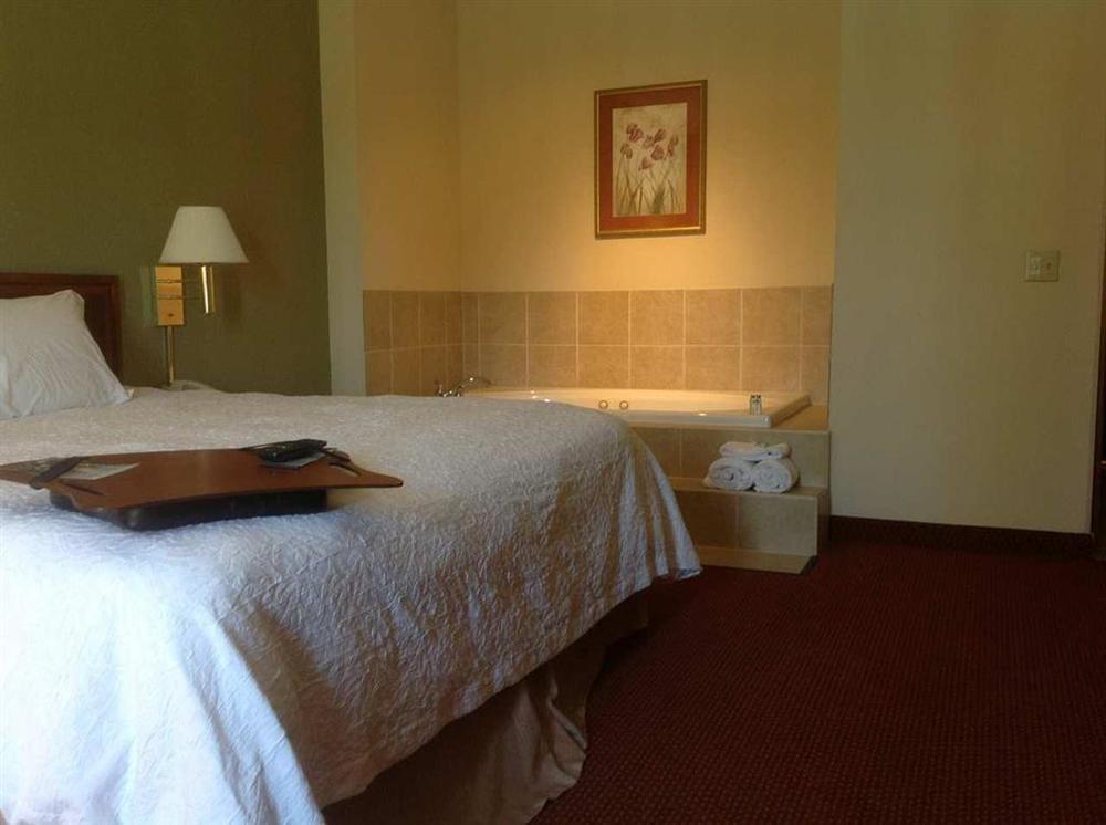 Hampton Inn Covington/Mandeville Pokoj fotografie